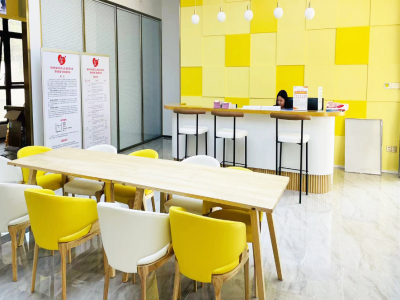 “快看，紅荔社區(qū)的“南粵家政”基層服務(wù)站”